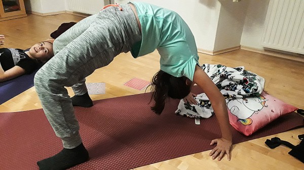 SarahkidsTeenieYogaGalerie10